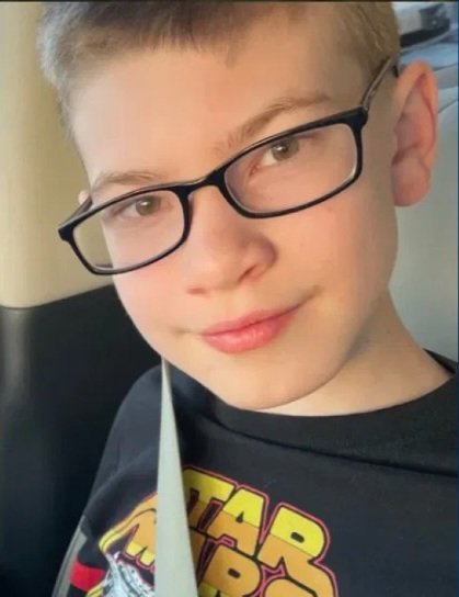 ‼️#BOLO‼️
#MISSING #TN

Update on #SebastianRogers' Stepdad’s Claims About Polygraph Test

Sebastian’s stepfather, #ChrisProudfoot, told #NancyGrace that he was almost four hours away in #Memphis, working on a #construction project when Sebastian #disappeared.

'He told me he