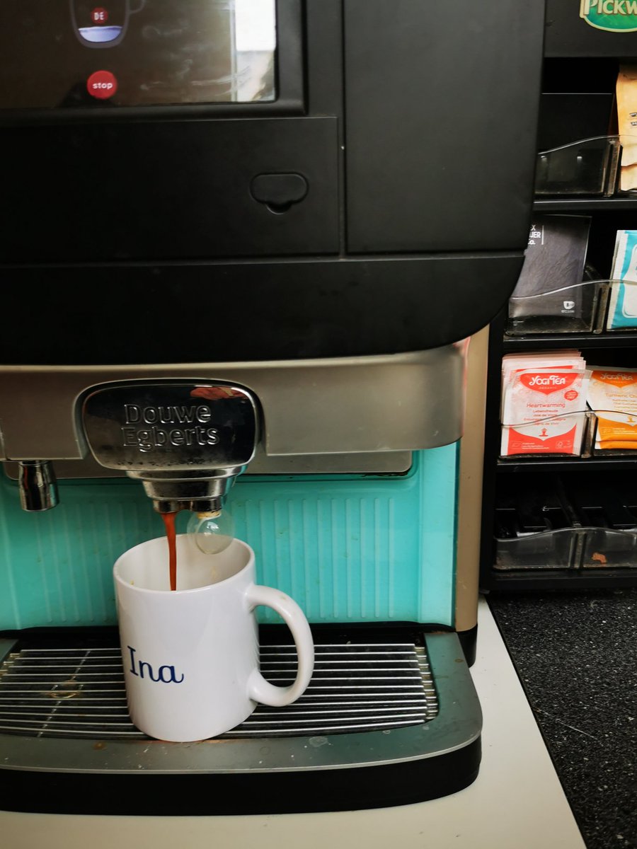 InaZandwijk's tweet photo. Snipperdag genomen om naar t werk te wandelen 🫣 koffie met collega's en met de trein weer terug ��
#wandelnaarjewerkdag #wandeltijdensjewerkdag https://t.co/EeAgLd1DyL