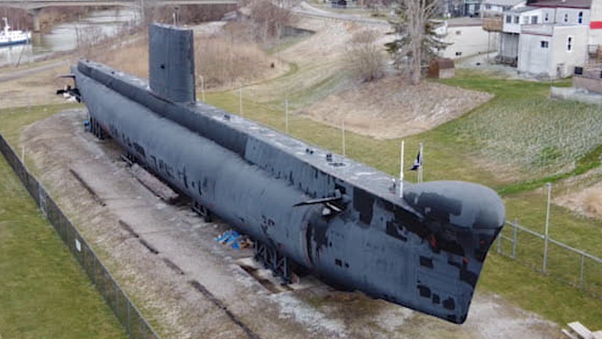 How did a cold war-era submarine end up in Port Burwell, Ontario? @JeyanTVO tours the HMCS Ojibwa (@MuseumNH), a salvage yard-destined sub that was turned into a tourist attraction by the @ElginMilitaryM youtu.be/hITLjZmBAzg?si…