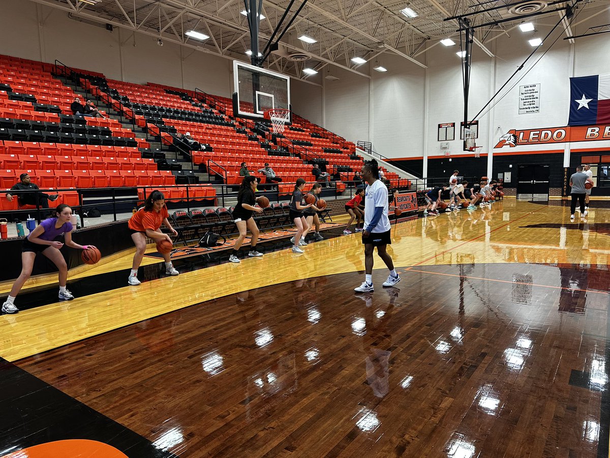 We're thrilled to announce the incredible success of the Texas Gym Rats tryouts for our inaugural basketball season! A huge shoutout to all the players who showcased their skills and determination. Your hard work truly paid off! And a massive thank you to everyone who supported!