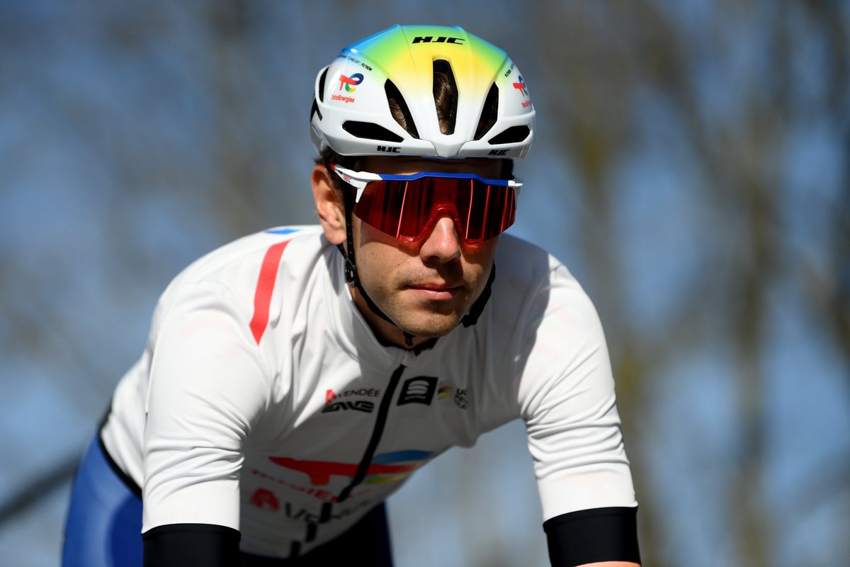 Team TotalEnergies (@teamtotalenrg) on Twitter photo Des nouvelles de Steff :
Après des examens plus poussés, <a href="/SteffCras/">steff cras</a> souffre d’un pneumothorax à droite, de plusieurs fractures costales associées et de deux fractures vertébrales dorsales, en plus de plusieurs hématomes, plaies et dermabrasions. (1/2)
#Itzulia2024 Des nouvelles de Steff :
Après des examens plus poussés, <a href="/SteffCras/">steff cras</a> souffre d’un pneumothorax à droite, de plusieurs fractures costales associées et de deux fractures vertébrales dorsales, en plus de plusieurs hématomes, plaies et dermabrasions. (1/2)
#Itzulia2024