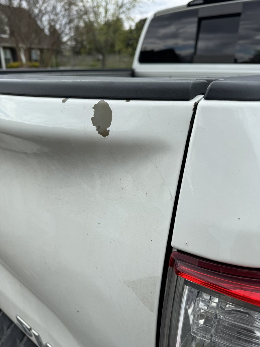 tOneal32's tweet photo. Anyone else have issues with @NissanUSA paint just separating from the primer? I’ve contacted their customer service numerous times. They’re about as good as the paint they put on my truck. https://t.co/yAhVOV5L7H