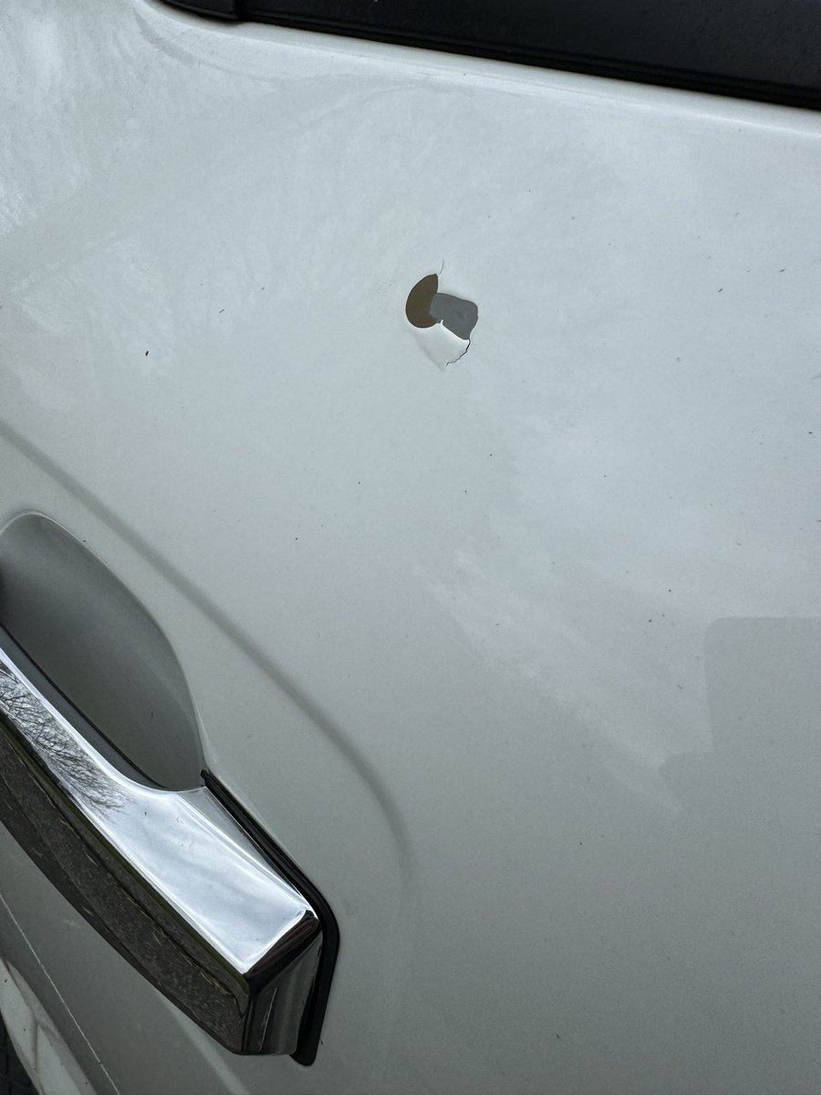 tOneal32's tweet photo. Anyone else have issues with @NissanUSA paint just separating from the primer? I’ve contacted their customer service numerous times. They’re about as good as the paint they put on my truck. https://t.co/yAhVOV5L7H