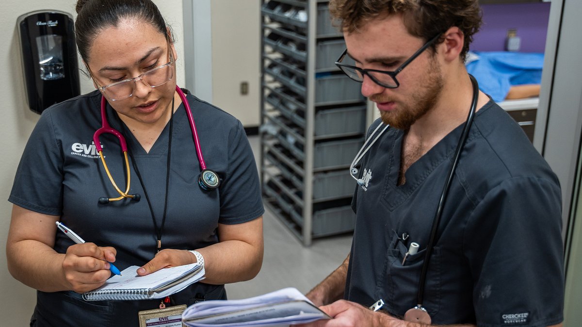 The April edition of the EVIT Superintendent's update is now on the website! The update includes info about the nursing assoc. degree program coming soon. Read more: evit.edu/about-evit/dis… #PhoenixAZ #ChangeYourCareer #ChangeYourLife #EVITChangesLives @evitadulted