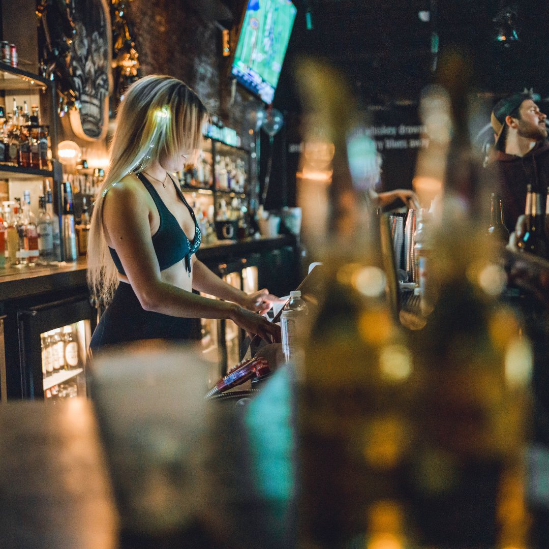 Final Four is coming up! Catch all the action here 🏀🍻

#thirstythursday #luckybastardsaloon #nashville #bars #goodtimes #placestogo #partywithus #watchparty #finalfour #basketball #gametime #goodtimes