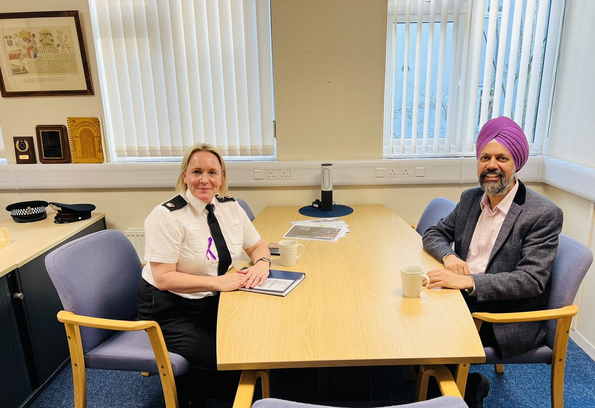 Superintendent Helen Kenny now heads up the local #Slough #police force.

Part of my role is to regularly raise and discuss key matters relating to #crime, #policing and resident engagement.

Vital we work well together for the #safety, #security and betterment of our #community.