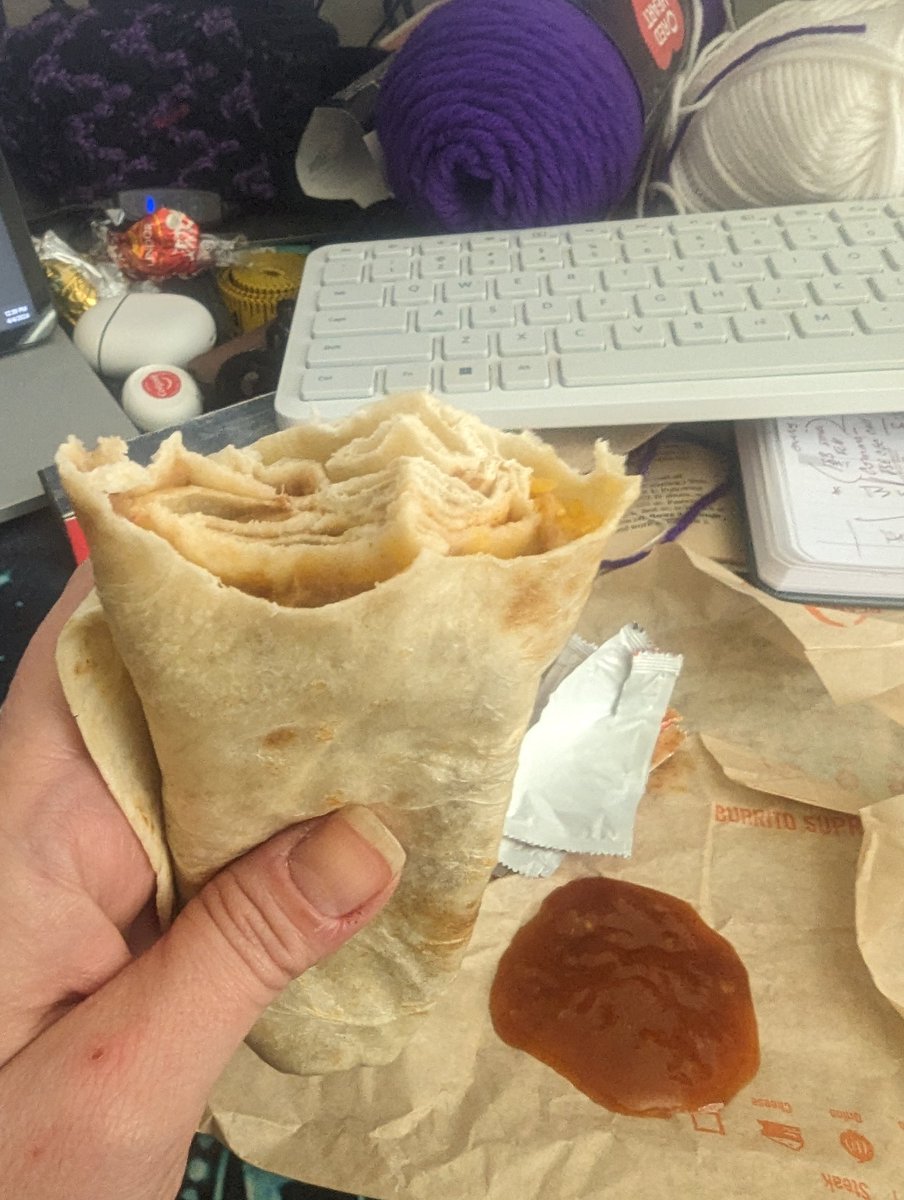 lokers13's tweet photo. What the heck @tacobell I ordered a been burrito...there are hardly any beans in this burrito! https://t.co/APiybSm2gd