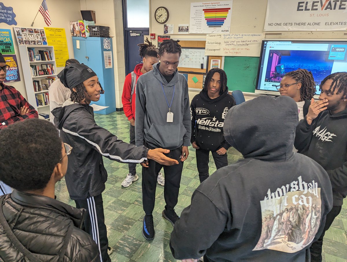 ElevateStLouis's tweet image. When you were a teenager, what did you do when a friend/close family member offended you? Our students invested 85 mins into learning &amp;amp; applying strategies that will help them forgive others for offending them.
#NoOneGetsThereAlone
#LetsChangeTheNarrative
#LeadersElevateLeaders