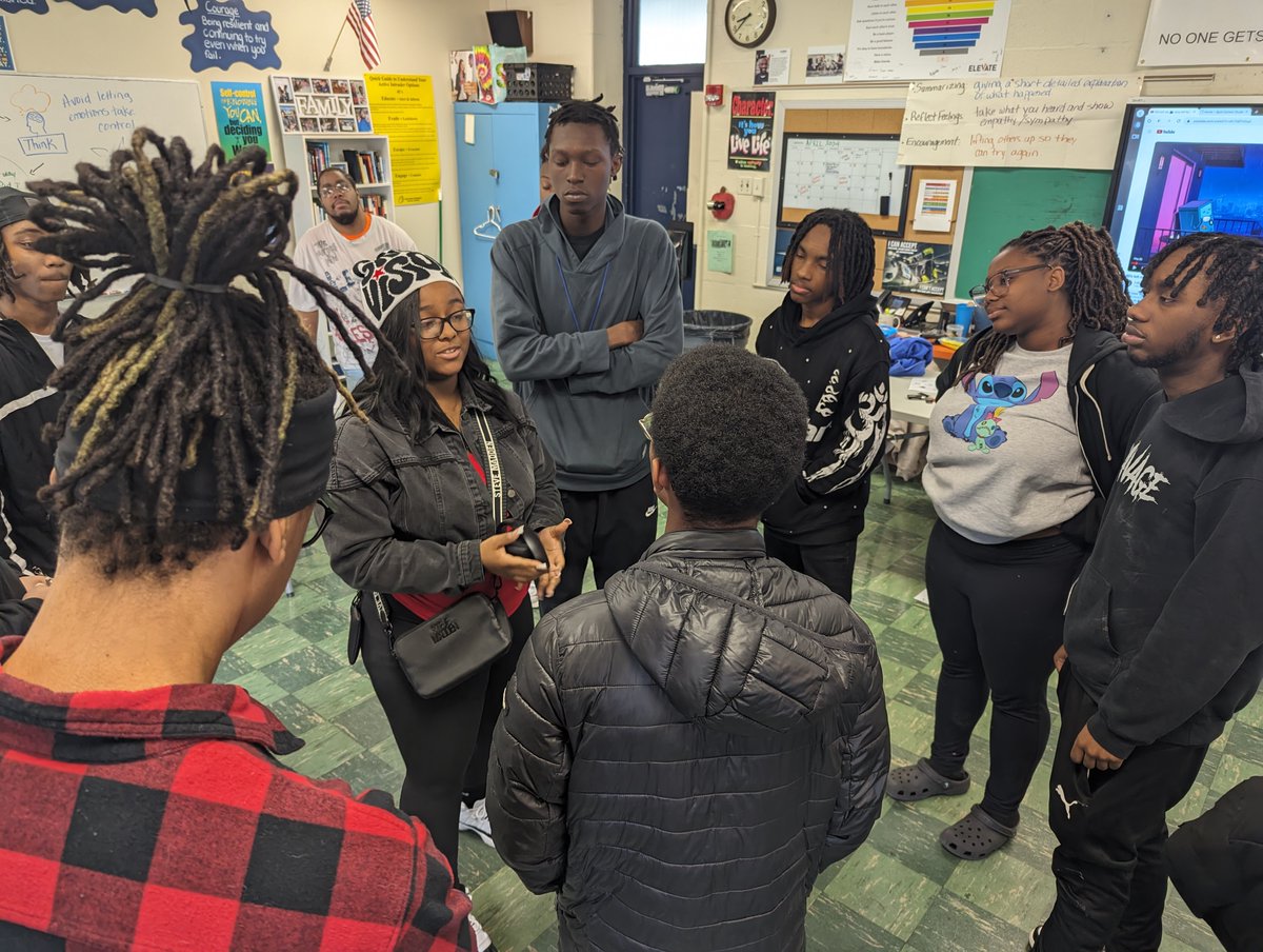 ElevateStLouis's tweet image. When you were a teenager, what did you do when a friend/close family member offended you? Our students invested 85 mins into learning &amp;amp; applying strategies that will help them forgive others for offending them.
#NoOneGetsThereAlone
#LetsChangeTheNarrative
#LeadersElevateLeaders