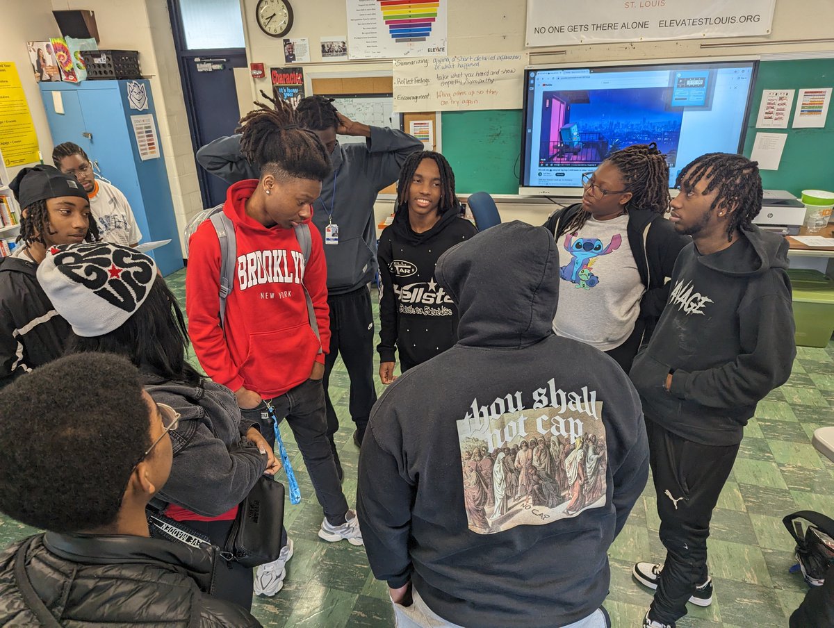 ElevateStLouis's tweet image. When you were a teenager, what did you do when a friend/close family member offended you? Our students invested 85 mins into learning &amp;amp; applying strategies that will help them forgive others for offending them.
#NoOneGetsThereAlone
#LetsChangeTheNarrative
#LeadersElevateLeaders