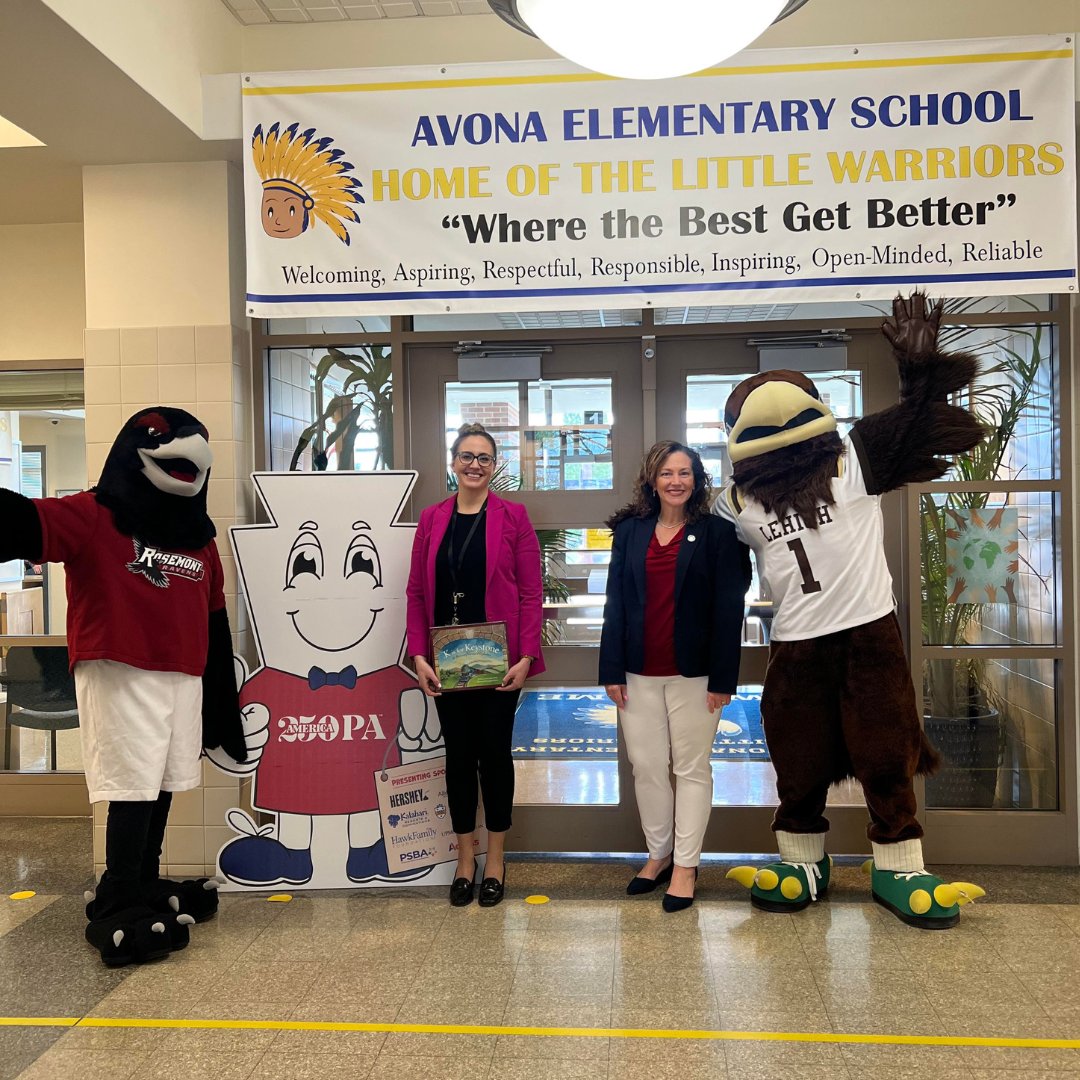 America250_PA's tweet photo. Thank you to everyone who joined us today for our Keystone Classroom Initiative visit to Avona Elementary School in #NorthamptonCounty!
#PAProud #KeystoneClassroomInitiative #KCI #Promise250PA https://t.co/wWNa3Nt5cm