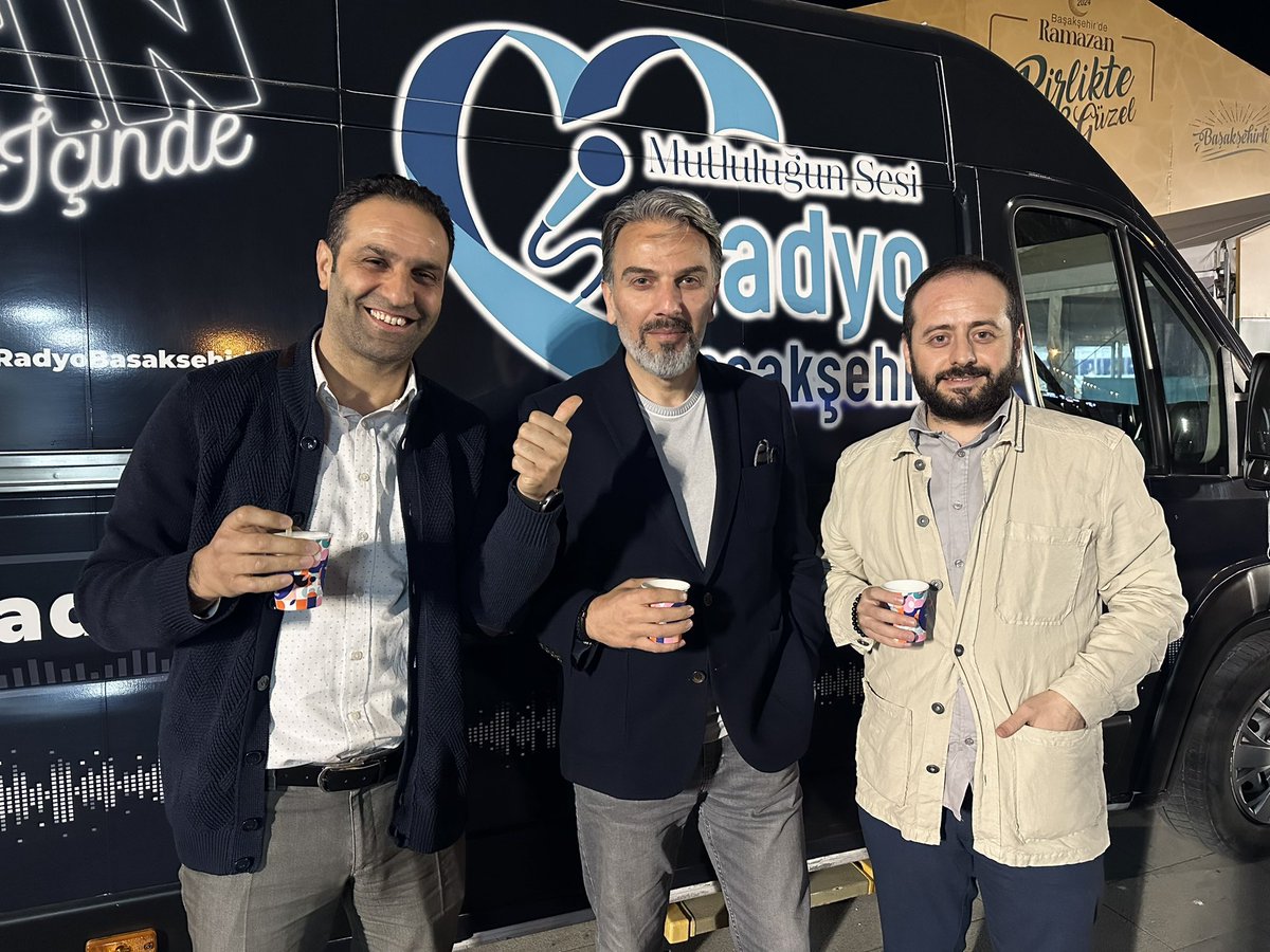 Radyo Başakşehir (@radyobasaksehir) on Twitter photo 🎙️Cüneyt Özdemir, Erkan Kaymaz ve Gökhan Yılmaz ile Horanta saat 23.00’de kent meydanından yayında.
<a href="/cuneytozdemirtv/">Cüneyt Özdemir🇹🇷</a>
<a href="/erknkymz/">Erkan KAYMAZ🇹🇷</a>
<a href="/gylmaz/">Gökhan Yılmaz</a>
📻 radyobasaksehir.com
📞 0530 387 5070
#mutluluğunsesisensin 🎙️Cüneyt Özdemir, Erkan Kaymaz ve Gökhan Yılmaz ile Horanta saat 23.00’de kent meydanından yayında.
<a href="/cuneytozdemirtv/">Cüneyt Özdemir🇹🇷</a>
<a href="/erknkymz/">Erkan KAYMAZ🇹🇷</a>
<a href="/gylmaz/">Gökhan Yılmaz</a>
📻 radyobasaksehir.com
📞 0530 387 5070
#mutluluğunsesisensin