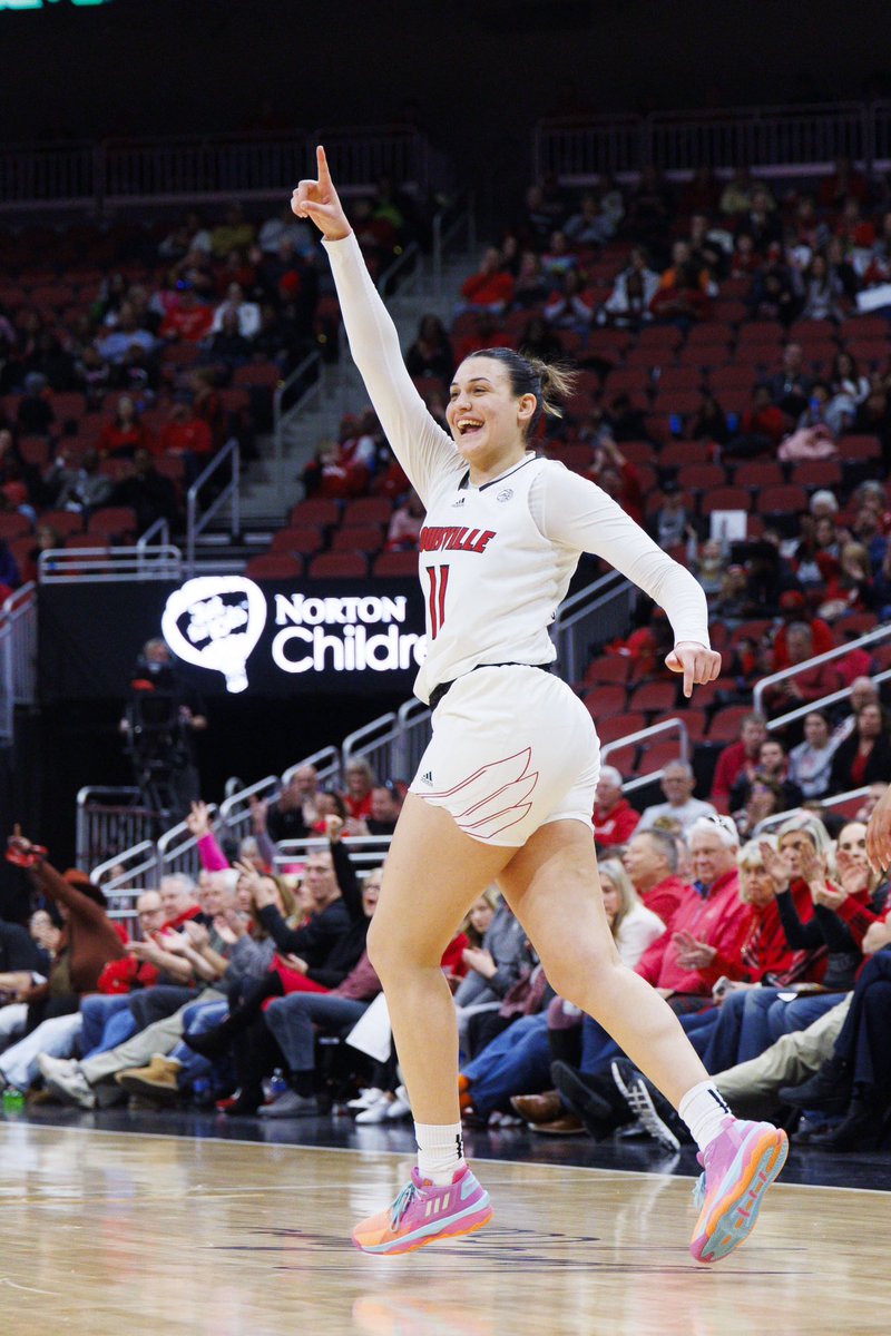 #CardNation join me in wishing Elif, Happy Birthday! Enjoy your day! 🥳🎉