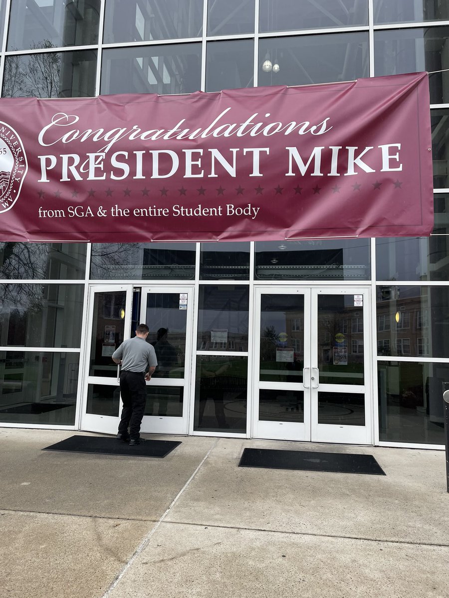 Isaac Castillo (@isaac_outcomes) on Twitter photo Very proud of my college debate partner Mike Davis who will be inaugurated shortly as the new President of <a href="/FairmontState/">Fairmont State University</a>.
From <a href="/SyracuseU/">Syracuse University</a> as debaters together to this special day. What a journey!
<a href="/SUAlums/">Syracuse University Alumni🍊</a>
#debate Very proud of my college debate partner Mike Davis who will be inaugurated shortly as the new President of <a href="/FairmontState/">Fairmont State University</a>.
From <a href="/SyracuseU/">Syracuse University</a> as debaters together to this special day. What a journey!
<a href="/SUAlums/">Syracuse University Alumni🍊</a>
#debate