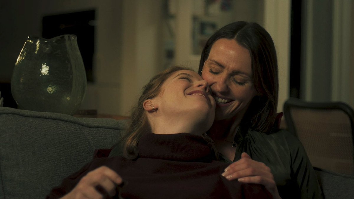 lesbianands's tweet image. silvacre just casually being one of the best lesbian ships on television