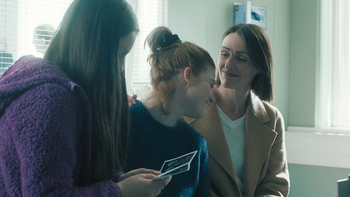 lesbianands's tweet image. silvacre just casually being one of the best lesbian ships on television