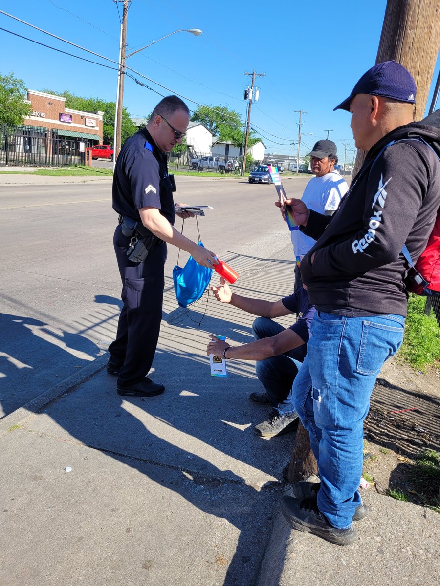 DPDNWNPO's tweet photo. Fentanyl Flyer distribution/ fetanyl kills water bottles today at Dennis rd and Royal ln https://t.co/PIzOB9dvfx