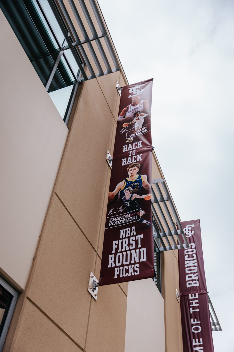nice little addition to the banners outside of the Schott Athletic Excellence Center 👀😎

#StampedeAhead | #ScoCosInThePros