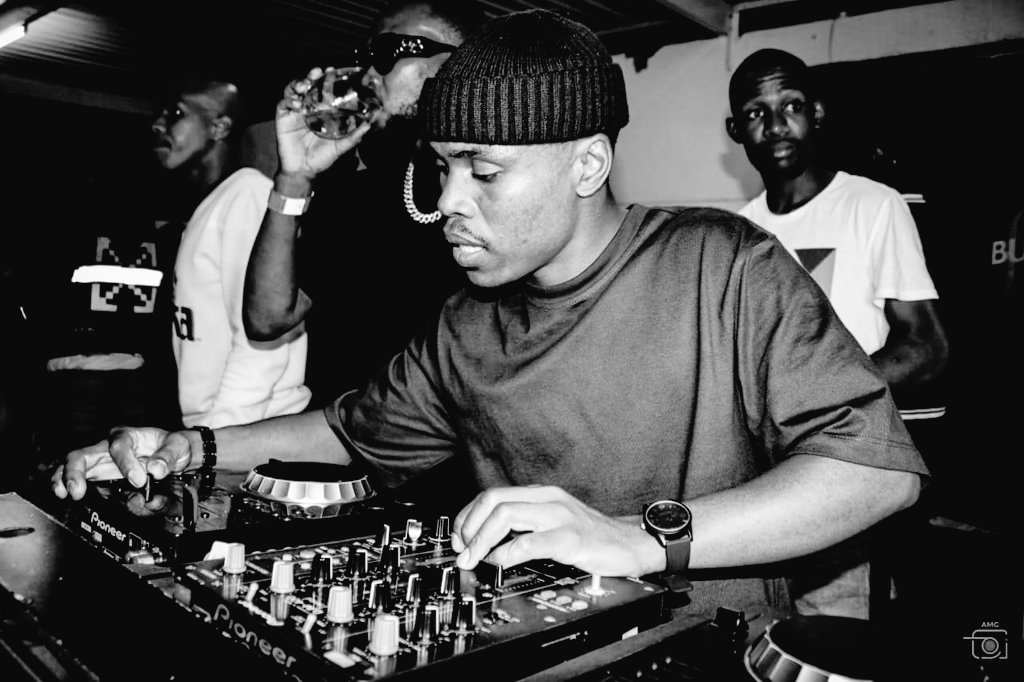 SNkosina's tweet photo. .❤Ubuntu 🙏. 

Musical Journey ( DsD) ⛹🏽‍♂️🏌🏾‍♂️ https://t.co/gpE8R2qgQr