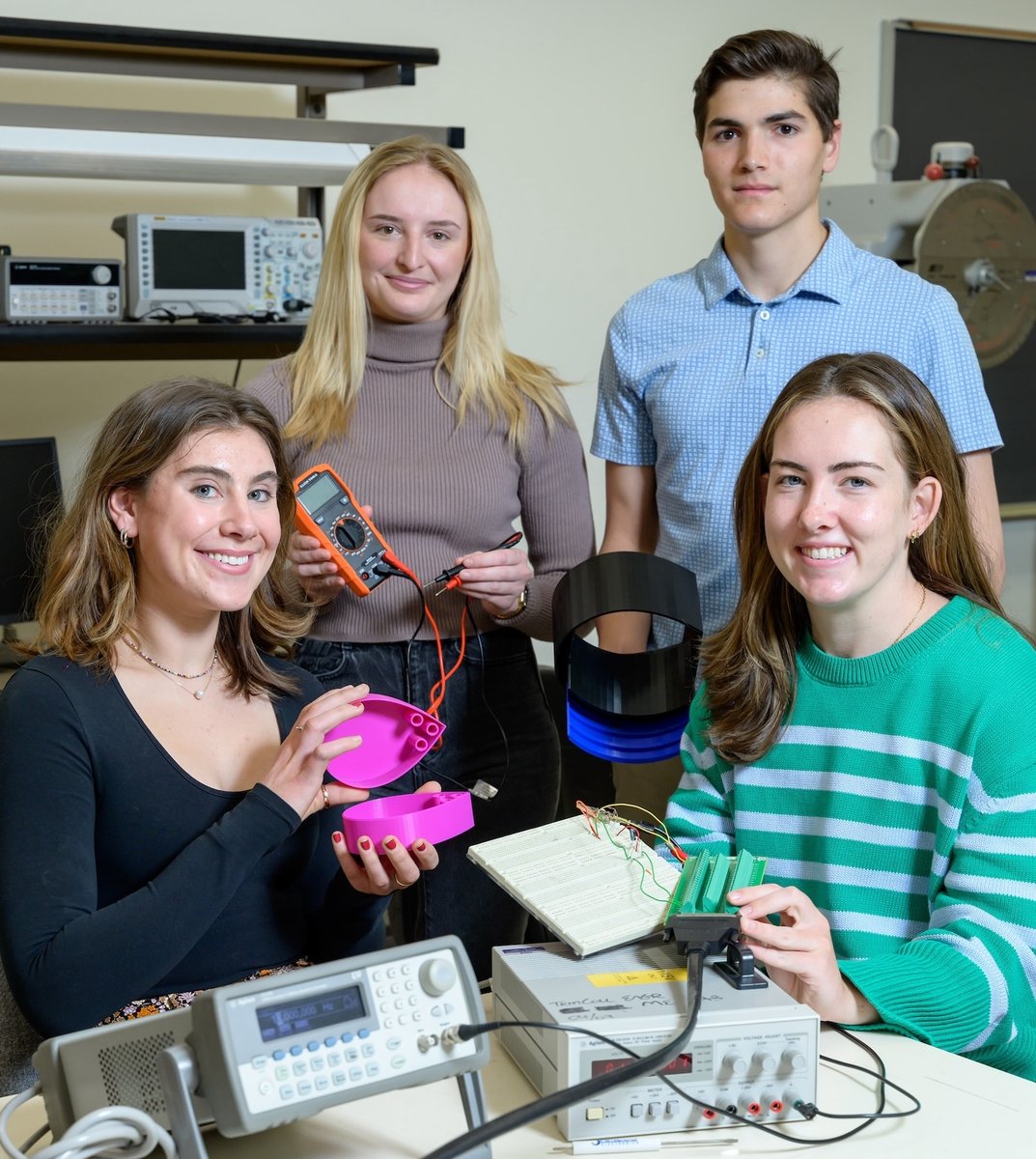 Congratulations to Olivia McMichael '24, Alexandra Barrett ’24, Tyler Gillette ’24 & Zoe Tiffin ’24 on receiving a @CTSpaceGrant to support their senior capstone project, “Variability in Wave Energy Capturing from Triboelectric Nanogenerator.' Read more: trincoll.link/NASA-CT-Space-…