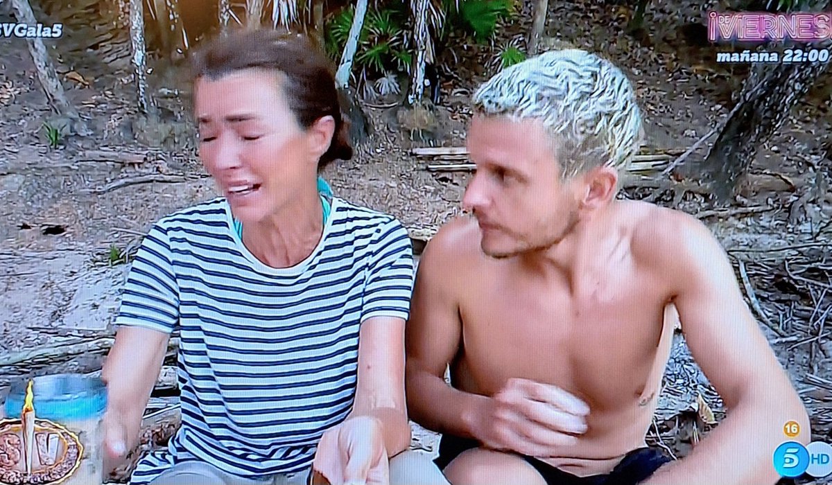 Brujaycotilla's tweet photo. Se tiene que salvar Arantxa para subirle la moral
Trabaja mucho para el grupo
SALVAR ARANTXA
#SVGala5 https://t.co/4ygAyJ1Hgv