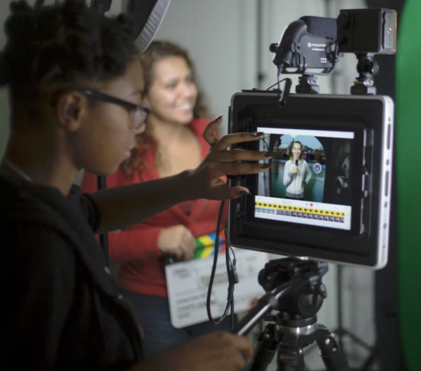 Using video in the classroom helps students learn critical thinking, creative problem solving and collaboration. padcaster.com

#21stCenturySkills #FutureReady #CriticalThinking #Creativity #Collaboration #ProblemSolving #STEAMeducation #21stCenturyLearning