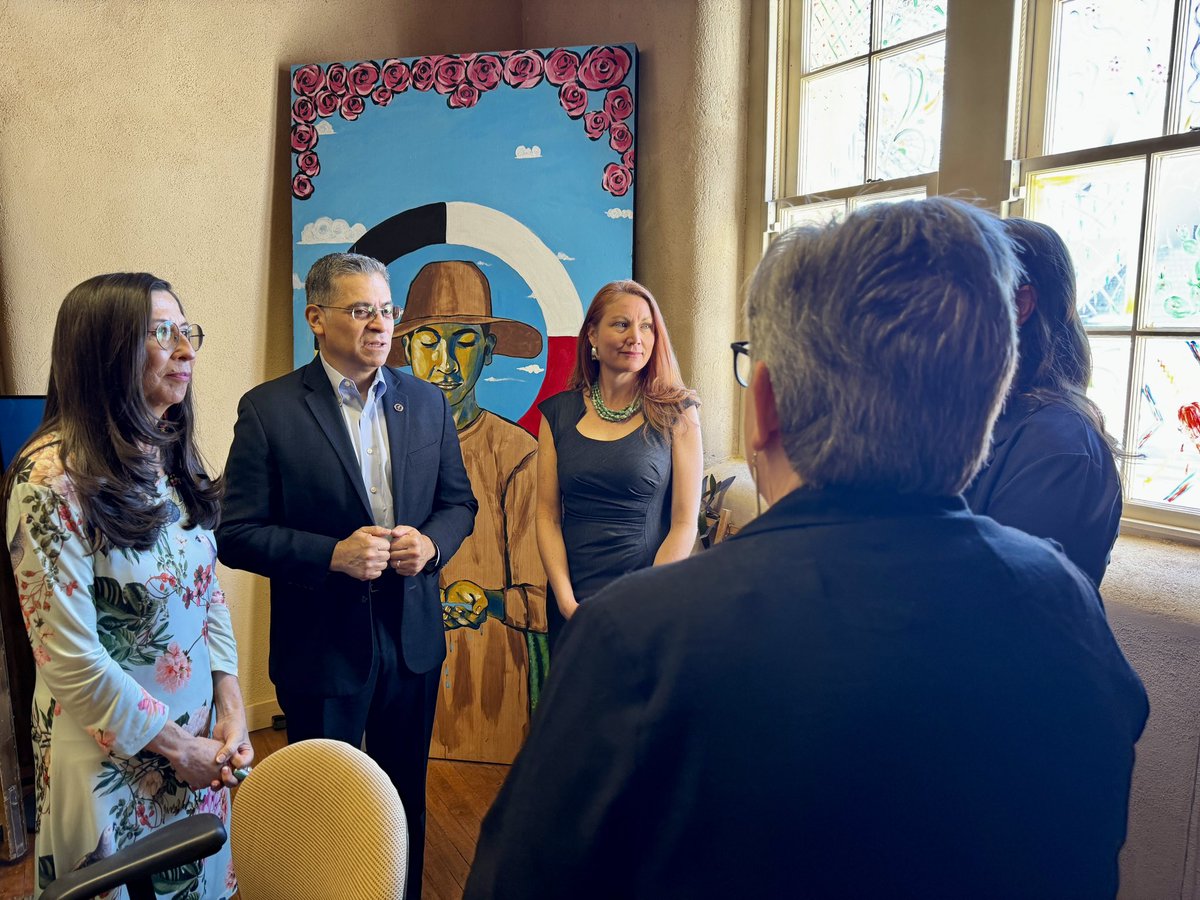 This morning, I was joined by @SecBecerra and @Rep_Stansbury for a @HispanicCaucus CHC On the Road plática. We discussed the amazing work the Biden admin is doing to improve rural healthcare for Latinos in New Mexico and across the U.S. at the National Hispanic Cultural Center.