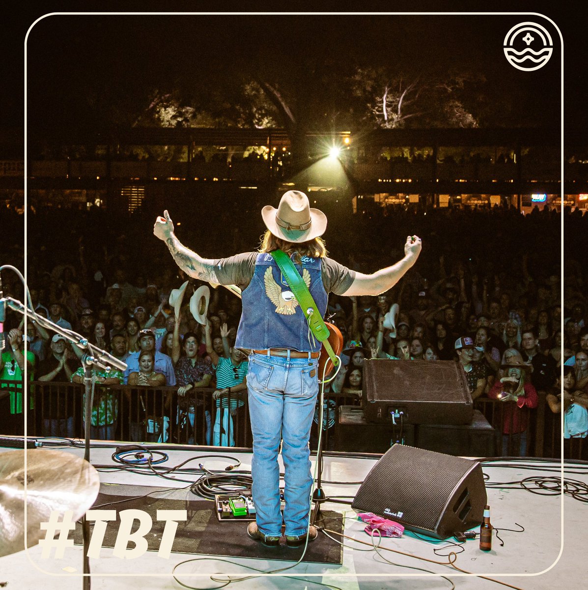 WhitewaterRocks's tweet photo. Throwback Thursday with @robleinesmusic on October 15th 2022!! Don't worry if you missed him a few years ago - he'll be back this weekend and we can't wait 🔥

Get your tix: https://t.co/Xyp0diRtI5

Let's gooooooooo 🤠

#tbt #throwback #robleines
📸 @christinafedd https://t.co/lJ9COD3Rsz