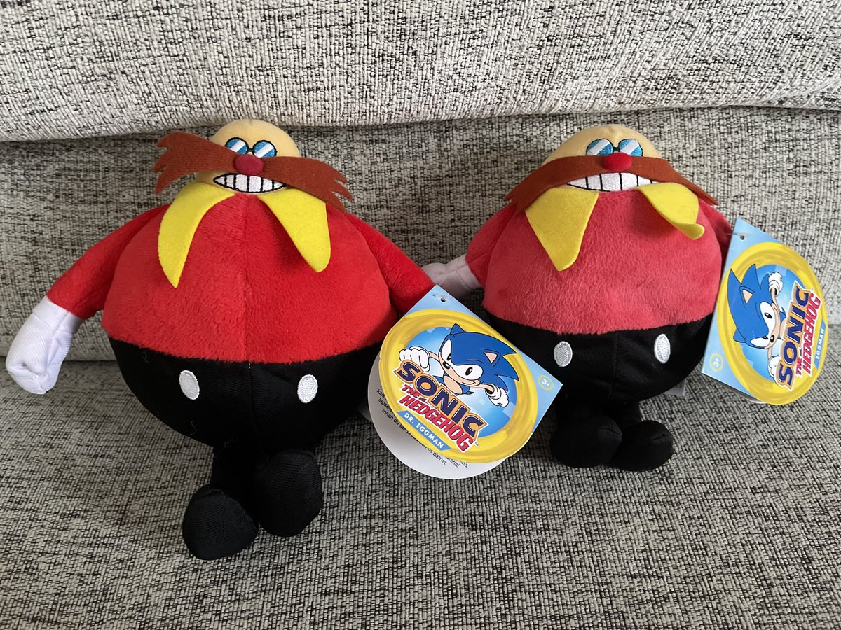 I got the original release of the JAKKS Pacific Classic Dr Eggman plush. This guy is TINY compared to the remake and I really don’t see this one for sale much today. 

#SonicTheHedeghog #sega #eggman #robotnik #sonicplush #sonicmerch #jakkspacific #sonictoys