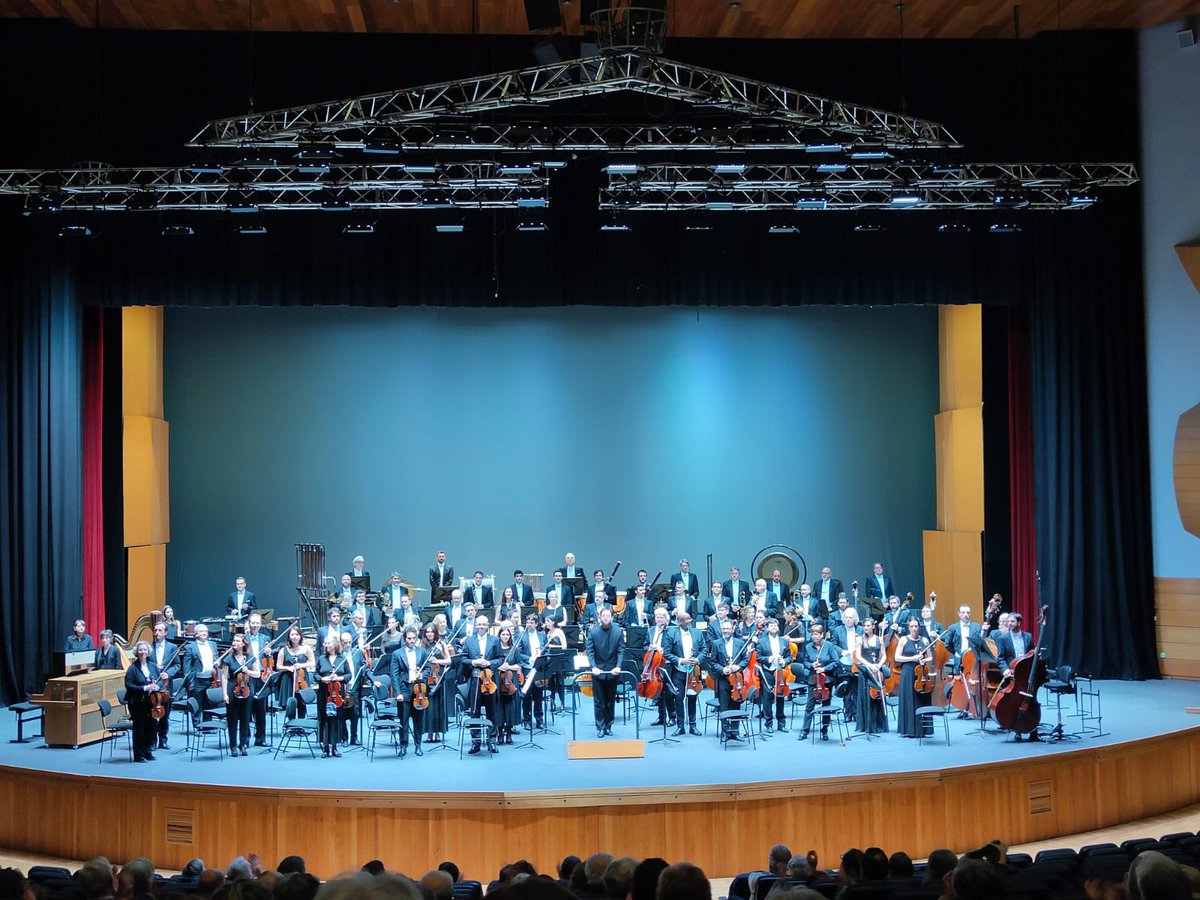 Regresamos al @PalacioOpera con @FcoColl a la batuta. 🥰 Un buen reencuentro con el público de A Coruña!!🥰 ¡Y mañana os esperamos en el @AuditorioOVD para que disfrutéis con nosotros del programa Coll dirige Coll! #ospa