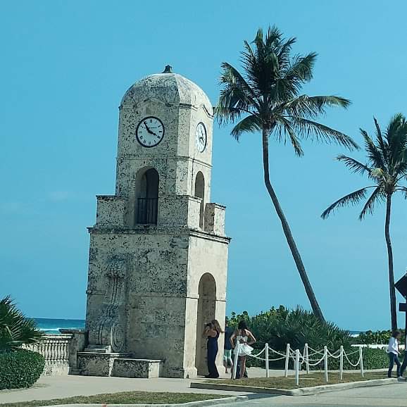 ✅ *Capture of the Day! Witness the Majestic Worth Avenue Clock Tower in West Palm Beach, Florida. A towering symbol of opulence, sophistication, and grandeur. Proudly gracing the intersection of Worth Avenue and South County Road since its inception in 1961. ✅ Crafted with…