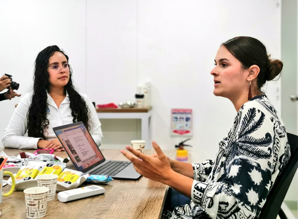 Nos reunimos con la Gestora Social de @Alcaldiastarosa y su equipo de trabajo, con el propósito de articular esfuerzos para el desarrollo de programas y proyectos sociales que lleven bienestar a las comunidades de este municipio. Estamos listas para trabajar por Risaralda.