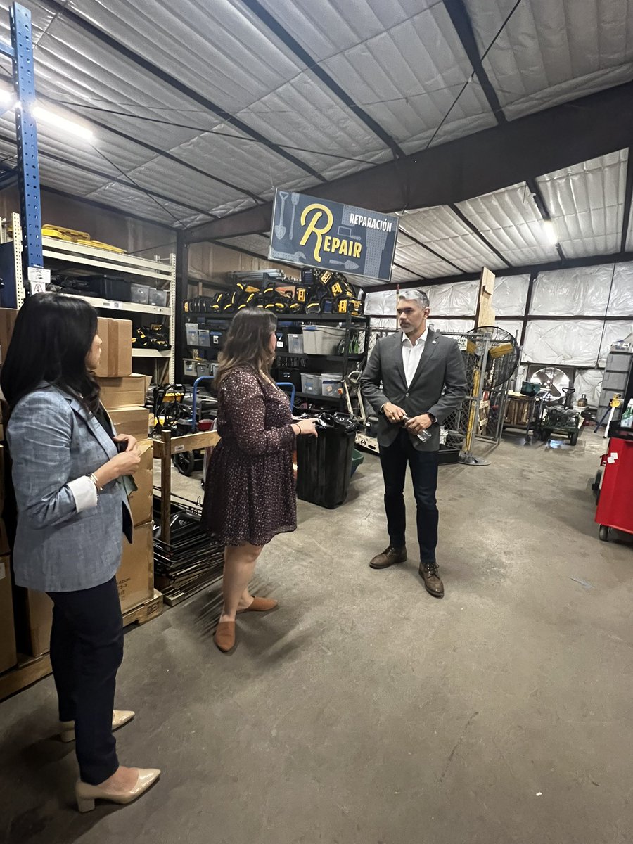 Thanks Houston ToolBank for showing me around their warehouse and distribution facility right here in District H! Nonprofit orgs, be sure to check them out—they offer Tool Lending, training, and disaster recovery & response programs. Excited to collaborate with them further