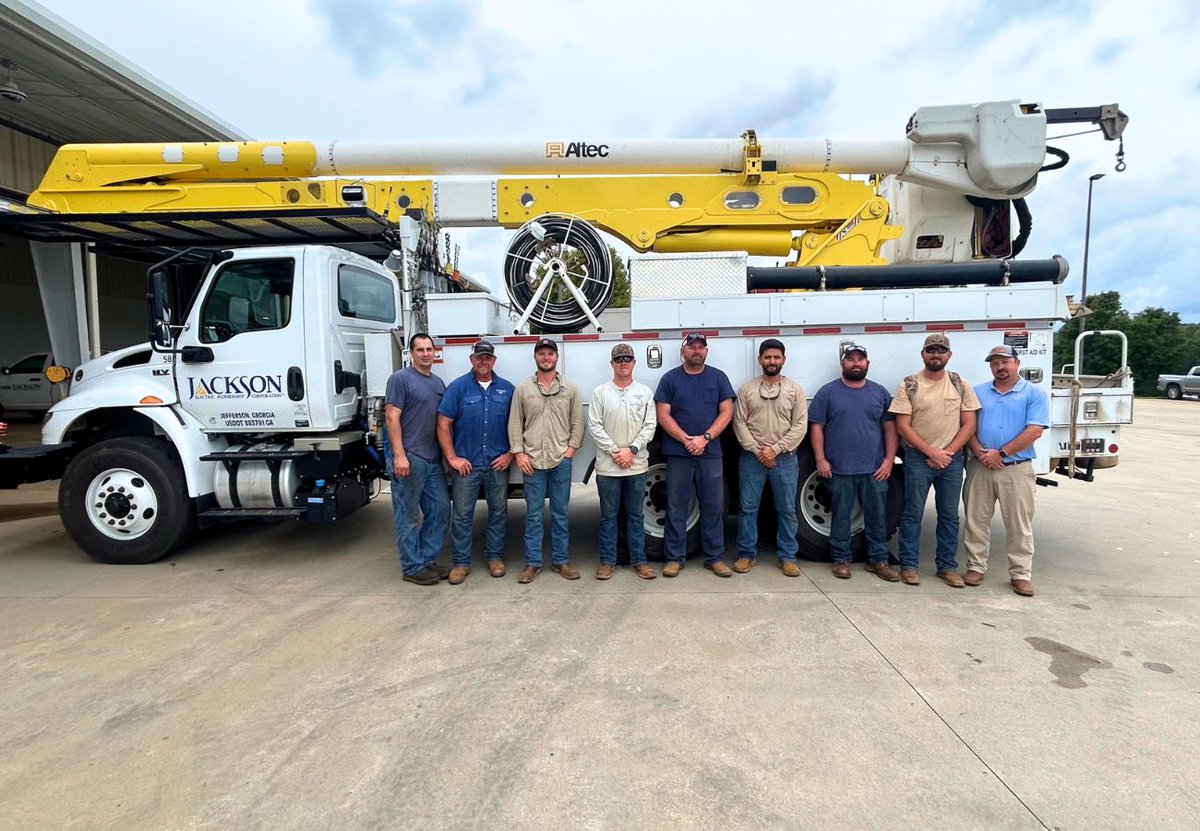 An essential part of being an EMC is the principle of 'cooperation among cooperatives.' Jackson EMC has helped other EMCs in times of disaster relief, while other EMCs have come to our aide. We thank all lineman for their help over the years. #ThankALineman #ElectricCoop