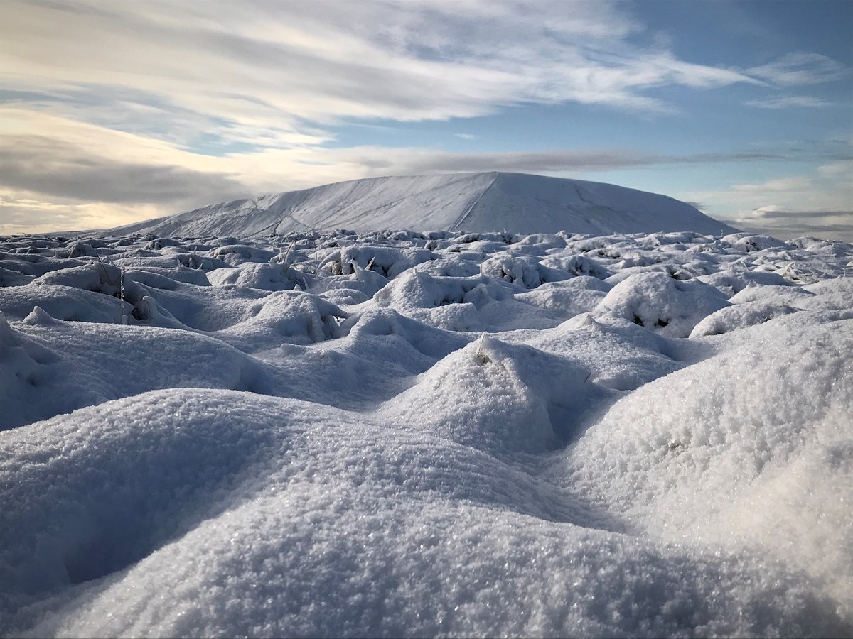 'Incredible pictures! I'm fascinated with each one.' Visit Diamonds in the Landscape - a photography exhibition curated by @forestofbowland. Free entry to the Steward's Gallery at #ClitheroeCastle events.apps.lancashire.gov.uk/w/webpage/even… 📸 Pendle Hill from Twiston Moor by Andrew Cowell