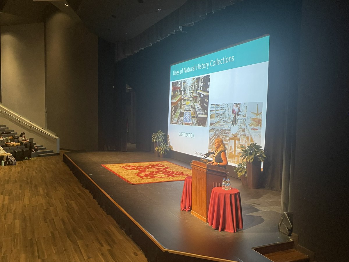 EIStamu's tweet photo. @diukwasserlab Dr. Pamela Soltis giving her talk on Natural history specimens in advanced times. @soltislab https://t.co/Un9IyhzRoL