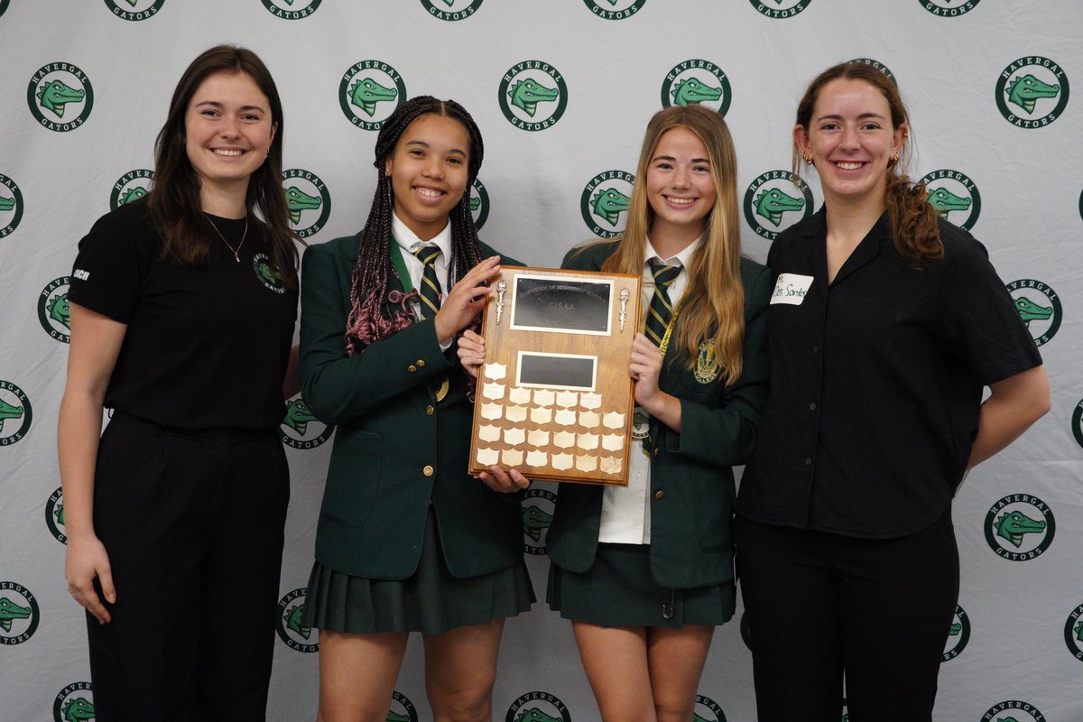 Today we held the Upper School winter athletes at the Athletic Assembly! Coaches presented the MVP & Coaches Award & two Gr. 12s received special awards: the Caney Cup for swimming & the Mingay Award for volleyball. Congrats all of our gators! More pics: bit.ly/43LGTiC