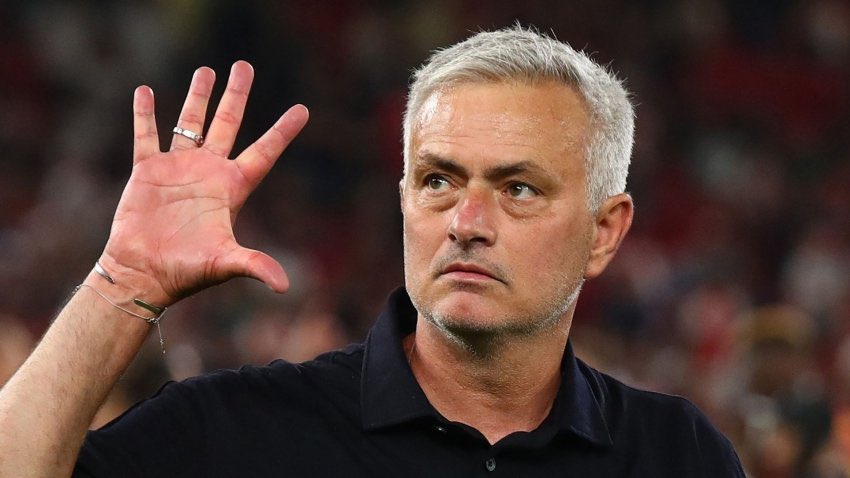 CFCJ2x's tweet photo. The only man that could save this broken club. #JoseIn #bringbackjose 
@todd_boehly https://t.co/tfFUsze8wI