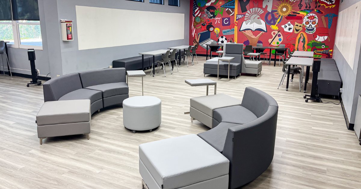 miencompany's tweet photo. Collaborative spaces are essential for all ages of learners. Common areas and multipurpose rooms are spaces awaiting innovation and collaboration!

#MiEN #schooldesign #schoolfurniture #collaboration #collaborativespaces https://t.co/LnSGTwXixQ