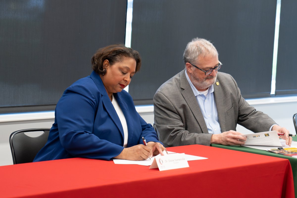 We made it official! We are so happy to announce the NEW DragonNext program with @TiffinU! 🎉 Students will save even more time and money on a bachelor’s degree through this exciting partnership. 🚂🐲 Find out more ➡️ owens.edu/dragonnext