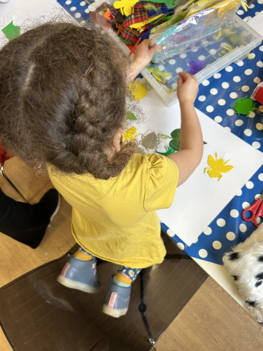 Katy__Perry's tweet image. Fabulous time @AdoptionEM young people’s event today. Crafting, baking and animal handling. #family