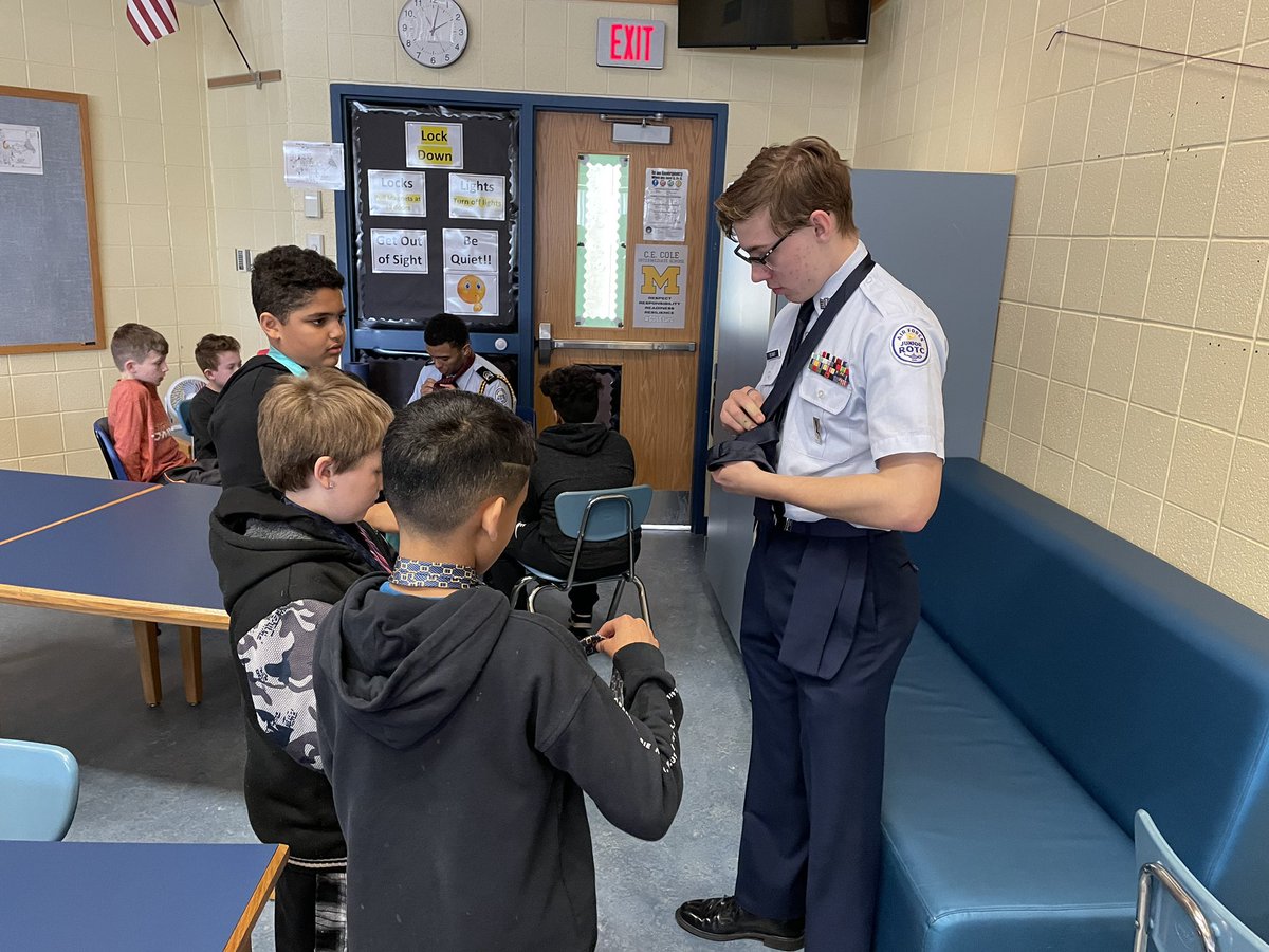 Today a number of our cadets taught the Dapper Dudes at C.E. Cole how to tie a tie. @MuhlJuniorHigh @MuhlHighSchool @CoolColeMuhls @muhlsd