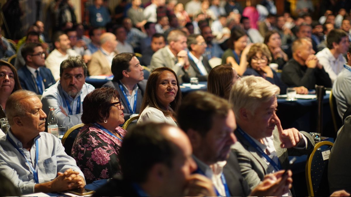 PPD_Chile's tweet photo. En estos momentos, nuestras autoridades locales y nacionales, así como representantes de nuestra mesa nacional, presentes en Asamblea Nacional de Alcaldes de la @AChMChile. https://t.co/srY209HX8B
