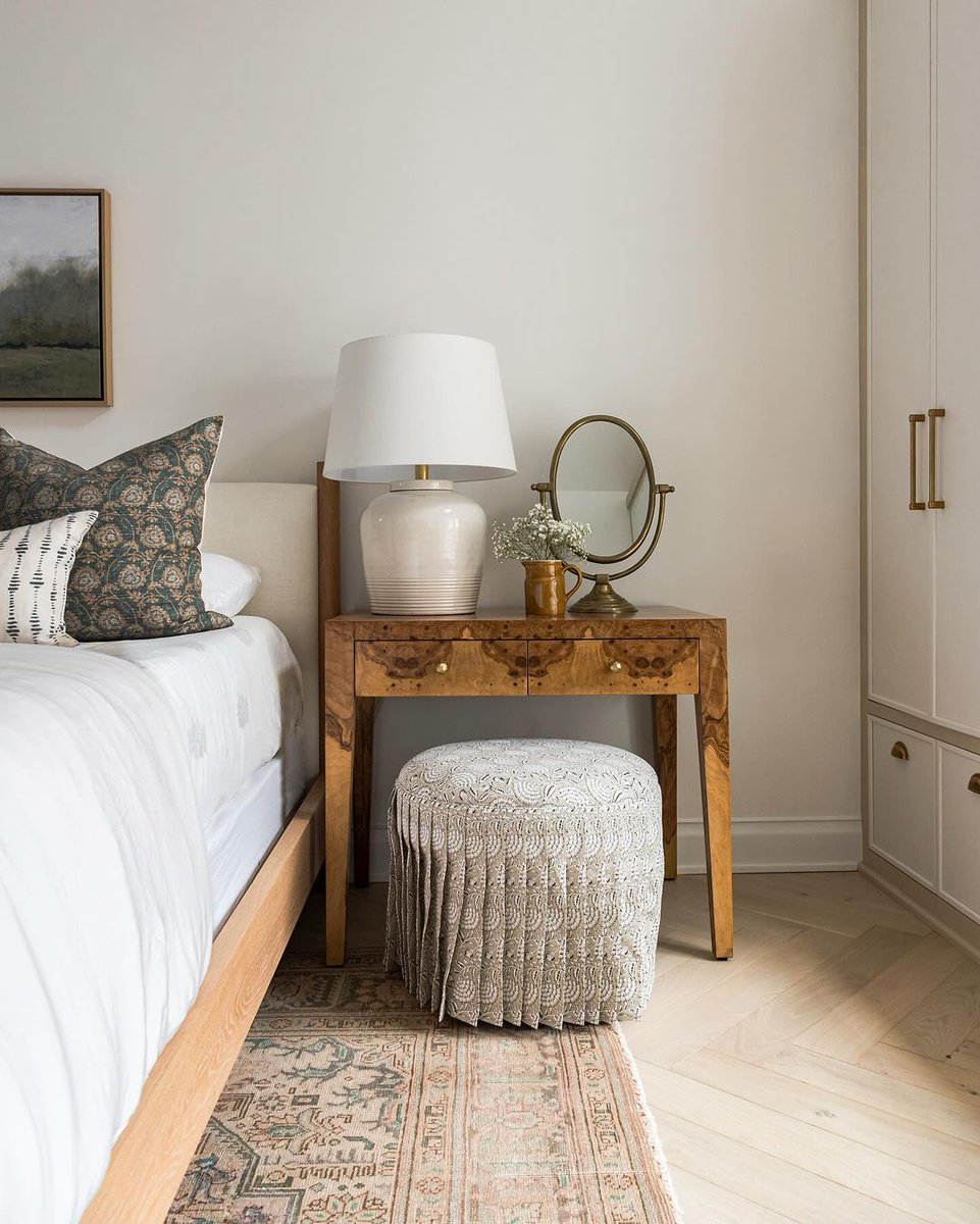 Flint is a sophisticated warm white, perfect for combining with a variety of colours due to its purely mineral-based composition. Use Flint instead of traditional whites in a crisp, contemporary scheme to add a subtle touch of warmth. Credit - @katemarkerinteriors