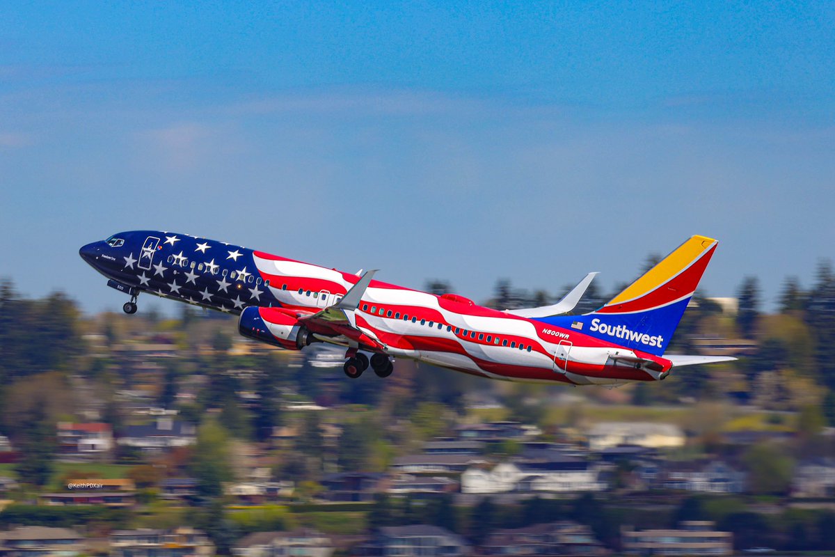 By far one of my favorite livery! @SouthwestAir knows what’s up! Been waiting years for the right timing @flypdx. #FreedomOne is the best! #avgeek #aviation #swa #southwest @PortOfPortland
