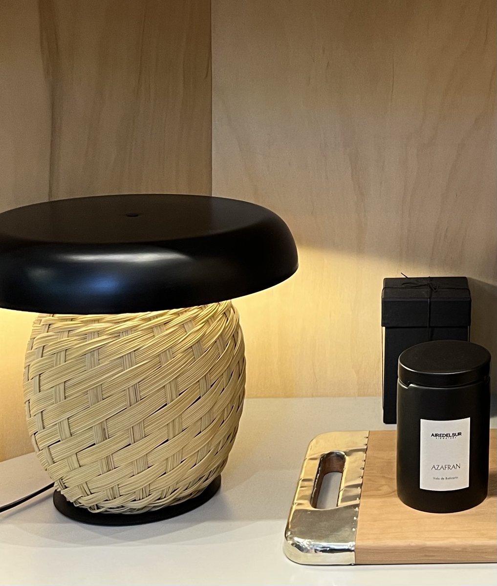airedelsurstore's tweet photo. Un placer…
…quedarse en casa, con una vela AZAFRÁN para hacerte compañía. Una fragancia para sentirse estupendo.
#airedelsurfragancias #veladeazafran #azafran #airedelsurstore https://t.co/Vttax9NvOp