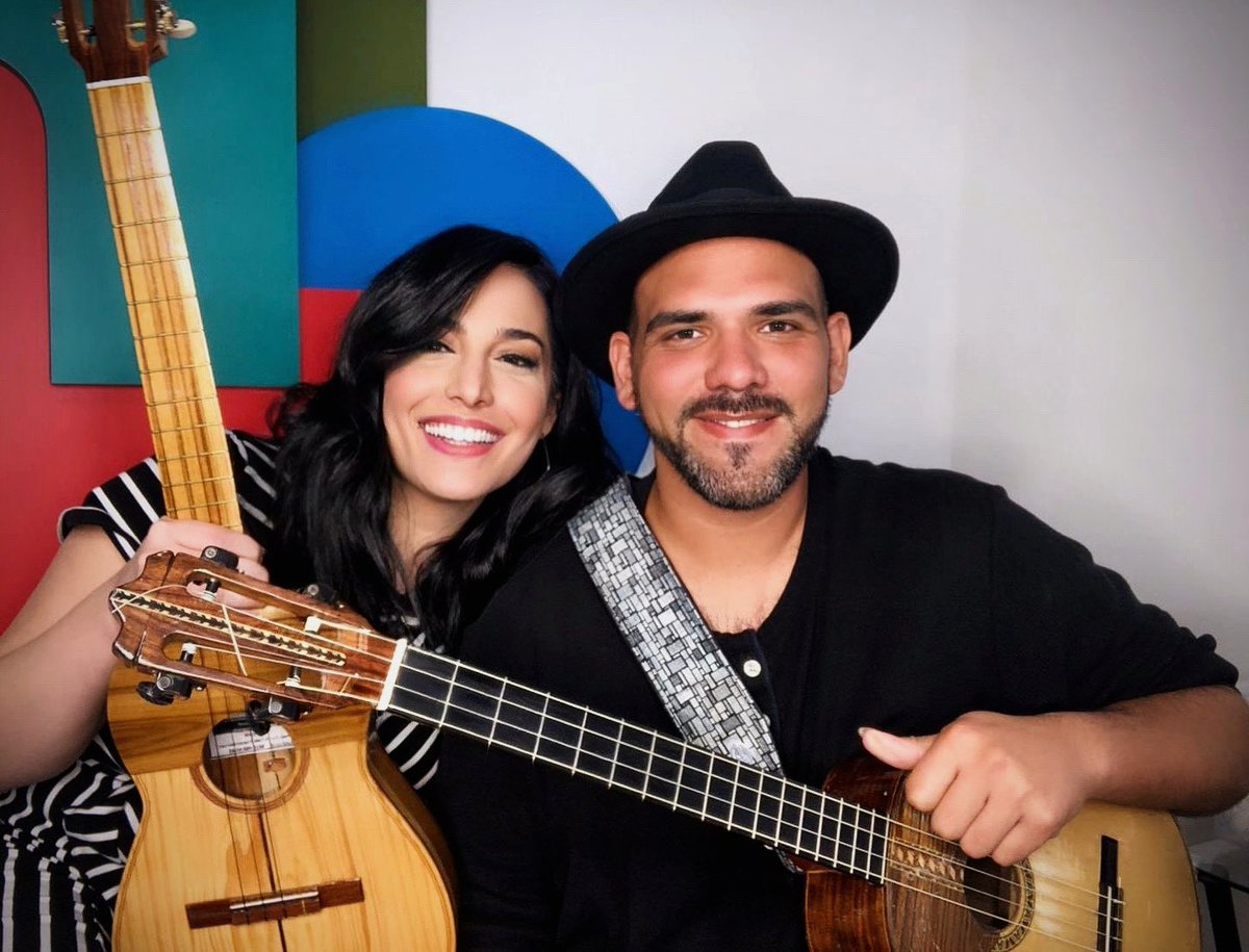 alejandraoraa's tweet image. ¿Sabías que hoy es el Día Mundial del Cuatro Venezolano? El instrumento musical de una población desplazada cuya historia empieza y continúa con la migración. Te la cuento: