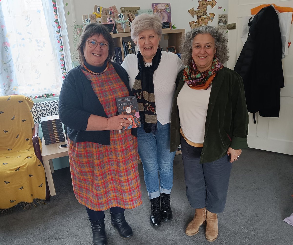 Writers supporting writers. So lovely to have Linda & Maria join me in #Morpeth today. We usually meet online for the Heartleap writing hour hosted by Suzy Walker. 
#WritingCommmunity