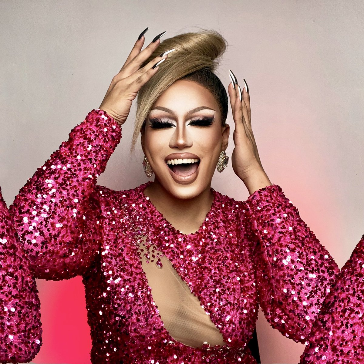 nicolepardaux's tweet photo. Just watch me shine!
#drag #dragqueen #CebuanaDrag #NicolePardaux https://t.co/eGQEyVafWM