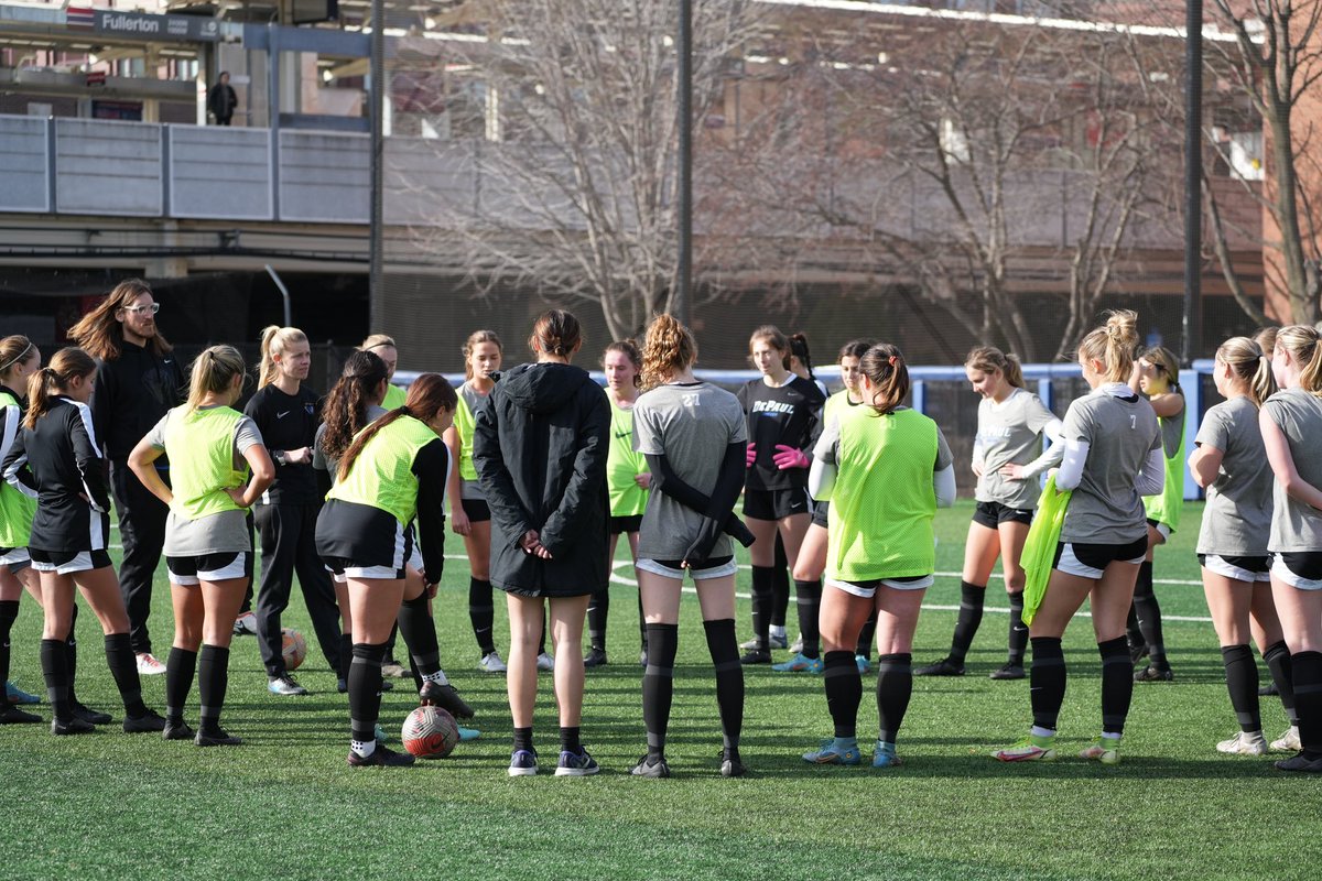 DePaulWSOC tweet picture